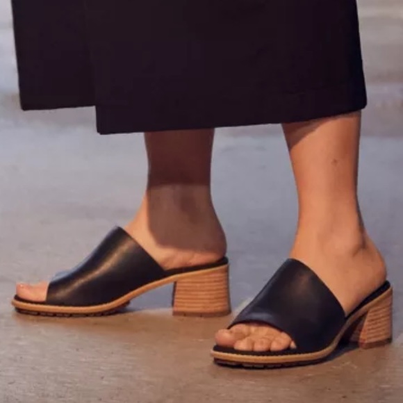 Timberland Laguna Shore Black Leather Mule Sandals - Picture 8 of 8